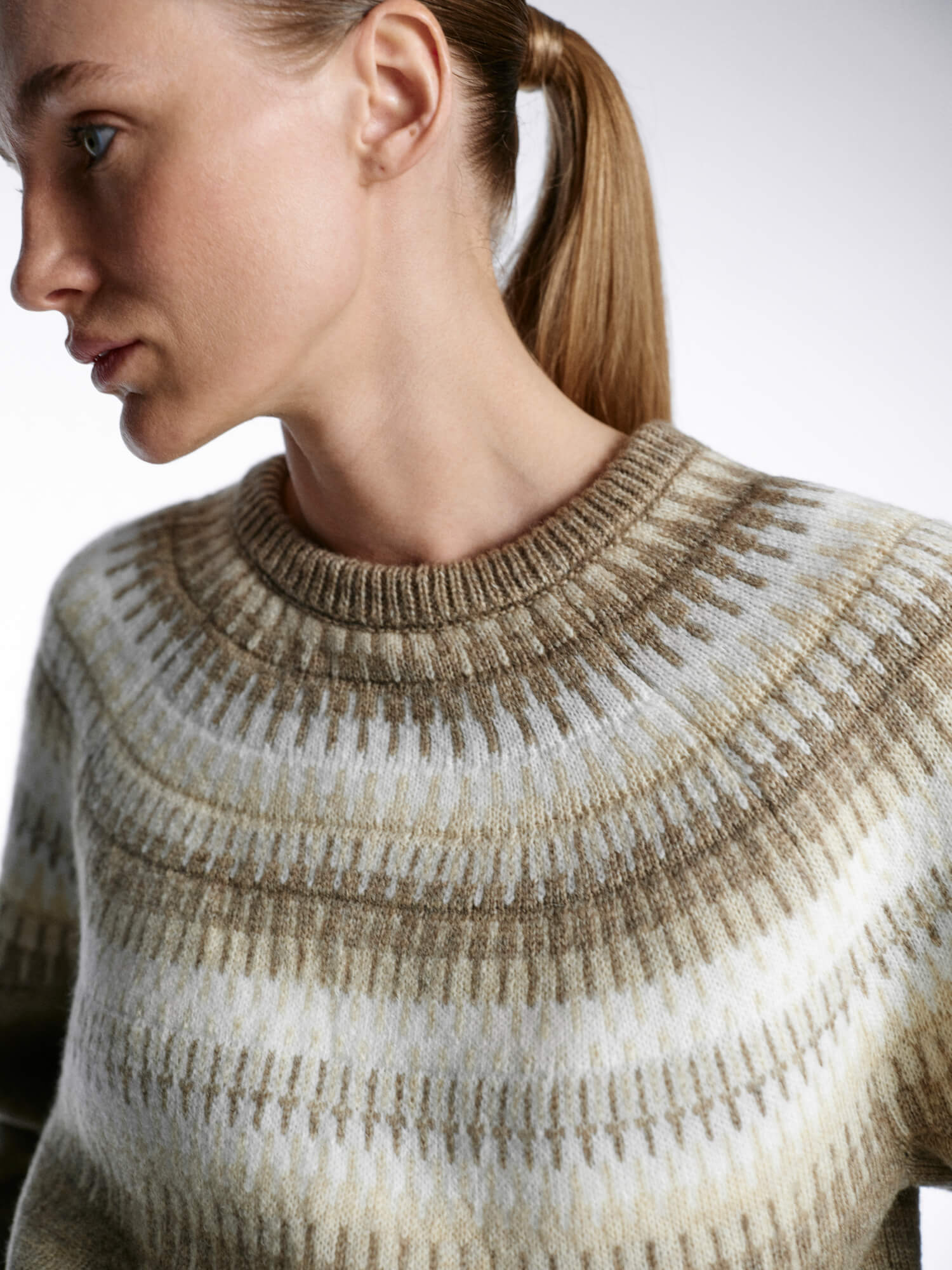 TUNDRA Sweater