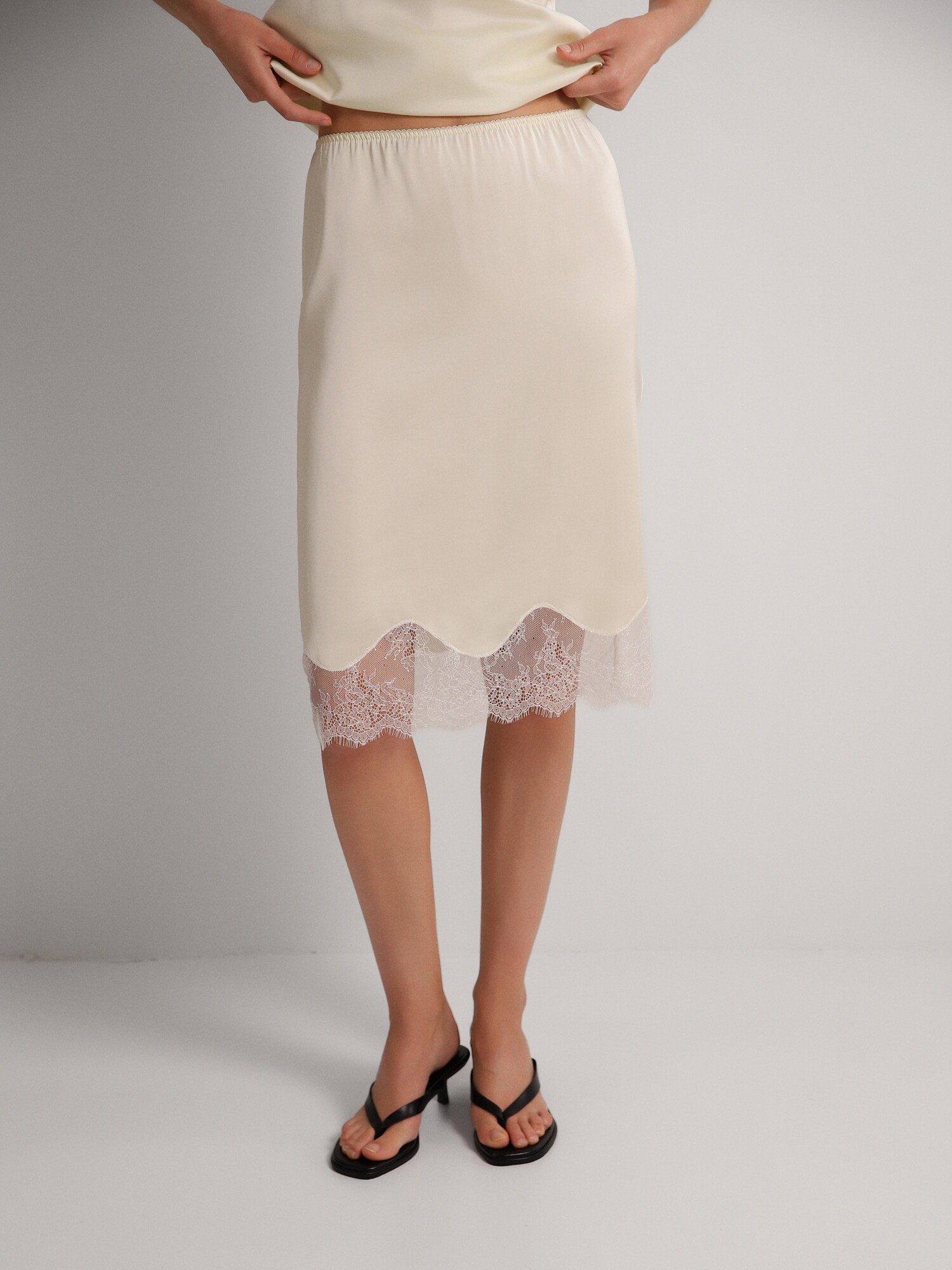 Спідниця сатинова міді LACE
